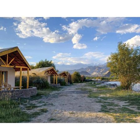 The Indus River Camp Leh Esterno foto